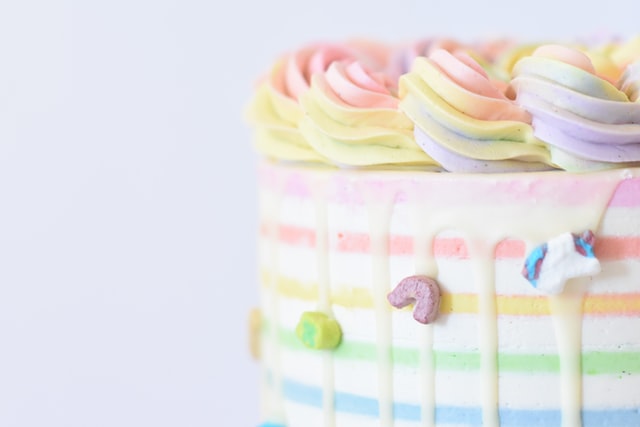 【価格度外視】インパクト重視のデコレーションおむつケーキ
